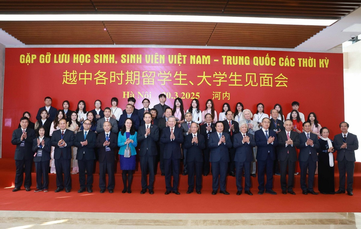 tong bi thu du chuong trinh gap go luu hoc sinh sinh vien viet nam trung quoc cac thoi ky