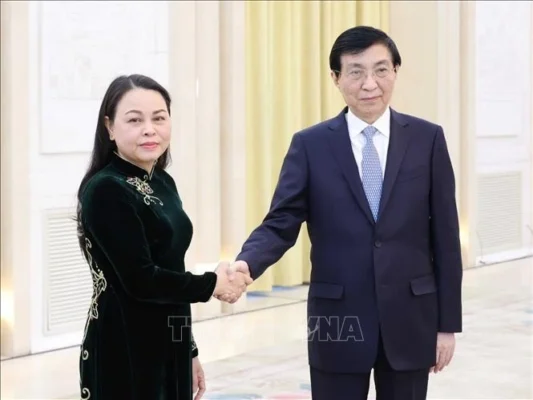 u cap cao mat tran to quoc viet nam tham va lam viec tai bac kinh stand
