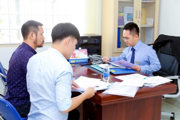 huong dan nguoi dan lam thu tuc cong chung anh congchungmyduccom 6845 3237