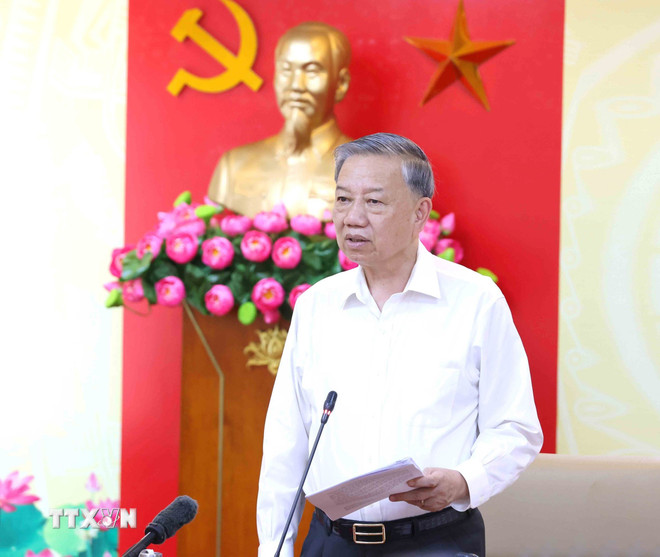 tong bi thu lam viec voi ban chinh sach chien luoc trung uong ve quan ly thi truong vang 28 4