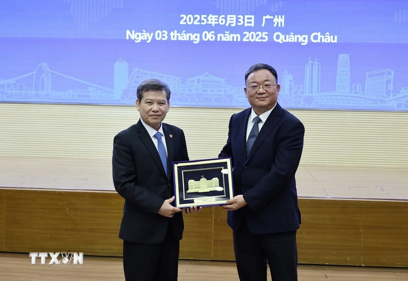 doan cap cao toa an nhan dan toi cao tham lam viec tai tinh quang dong trung quoc 1