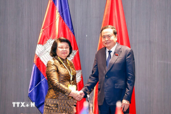 2907 chu tich quoc hoi viet nam campuchia 2