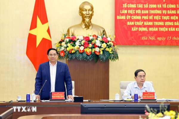 chu tich quoc hoi va thu tuong dong chu tri hoi nghi cac to cong tac cua bo chinh tri 8150211 2