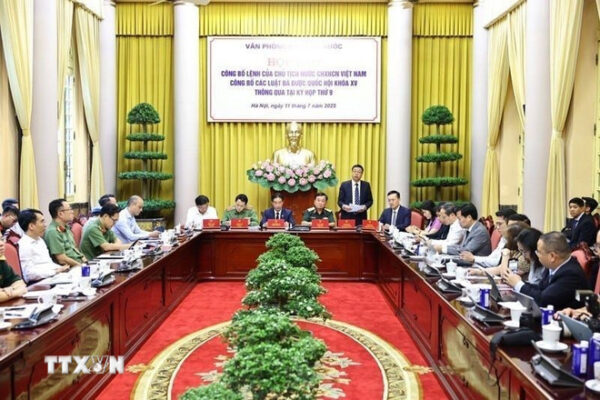 hop bao cong bo lenh cua chu tich nuoc ve 9 luat da duoc quoc hoi khoa xv thong qua 1107 2
