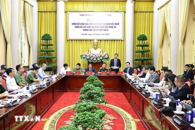 hop bao cong bo lenh cua chu tich nuoc ve 9 luat da duoc quoc hoi khoa xv thong qua 1107 2