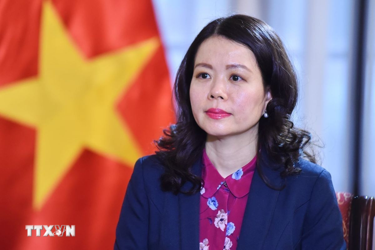 thu truong ngoai giao nguyen minh hang 030