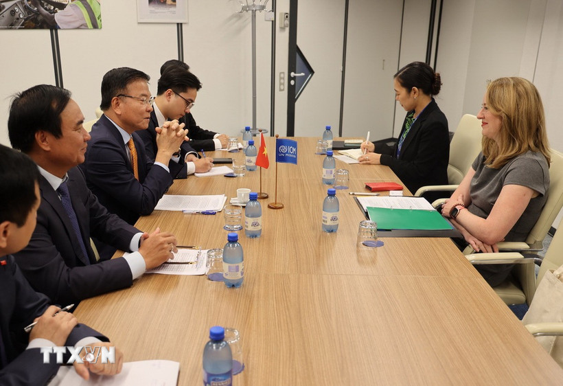 to chuc khi tuong the gioi va to chuc di cu quoc te 8181057