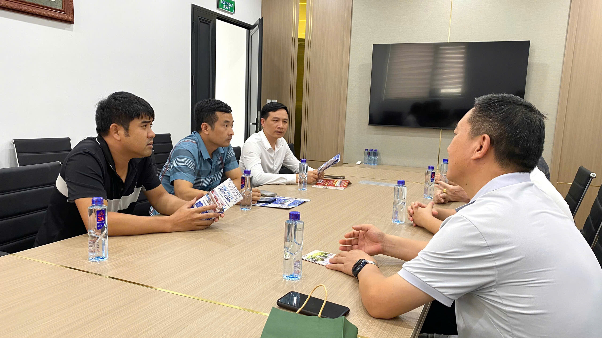 Công ty TNHH Quản lý Đầu tư Văn hóa Duyệt Sơn Hải Quảng Tây đã đạt được nhiều thỏa thuận hợp tác với Công ty TNHH Xúc tiến Thương mại Viễn Dương<br>广西阅山海文化产业投资管理有限公司与越南远洋贸易促进有限公司达成多项合作意向 3 z6806735038624 38c0a807a7be8b89eb27dfb66d8a87cf scaled