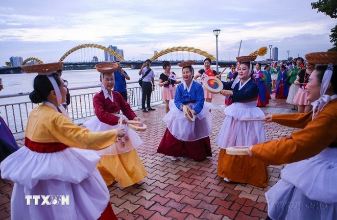 0808 viet nam han quoc 23