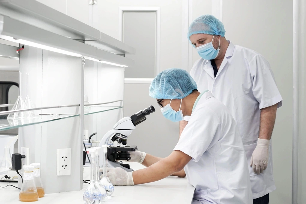 10 điểm mới của Nghị định 219/2025/NĐ-CP về người lao động nước ngoài tại Việt Nam<br>第219/2025/NĐ-CP号议定关于在越南工作的外国员工10个新点 2 nha khoa hoc pham nguyen 2 crop 1692595779925