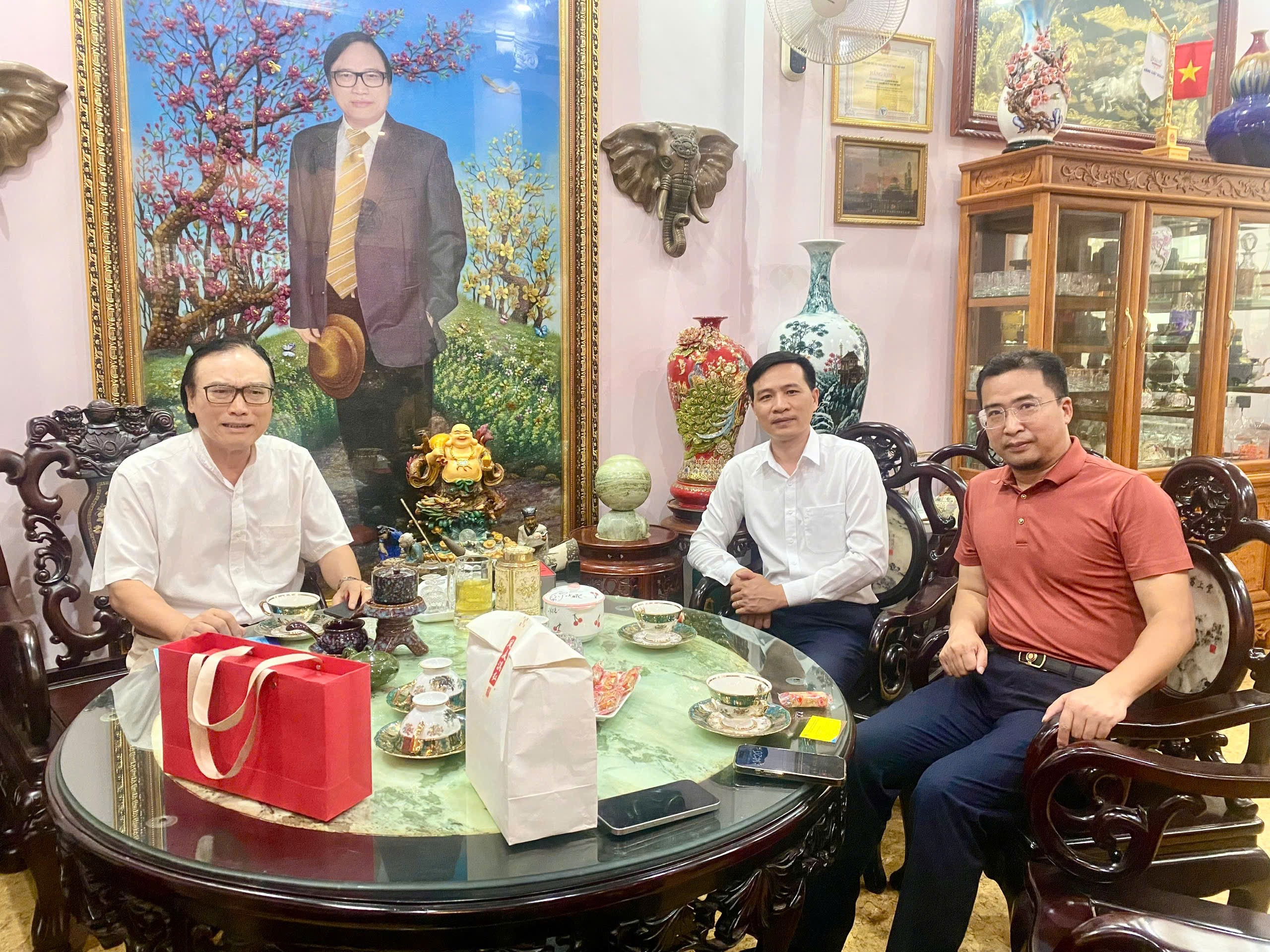 Kết nối xúc tiến đầu tư và giao lưu học thuật<br>投资促进与学术交流 3 z6930265605233 b2a9e424f86613c45c5ecb1bd4c40e14