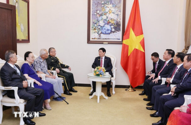 0409 chu tich nuoc tiep gia dinh nhan sy trung quoc 4