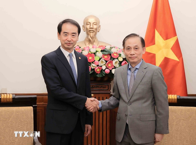 le hoai trung resize