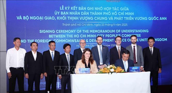 vuong quoc anh va tphcm 1a