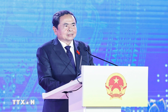 chu tich quoc hoi du le huong ung ngay phap luat viet nam nam 14
