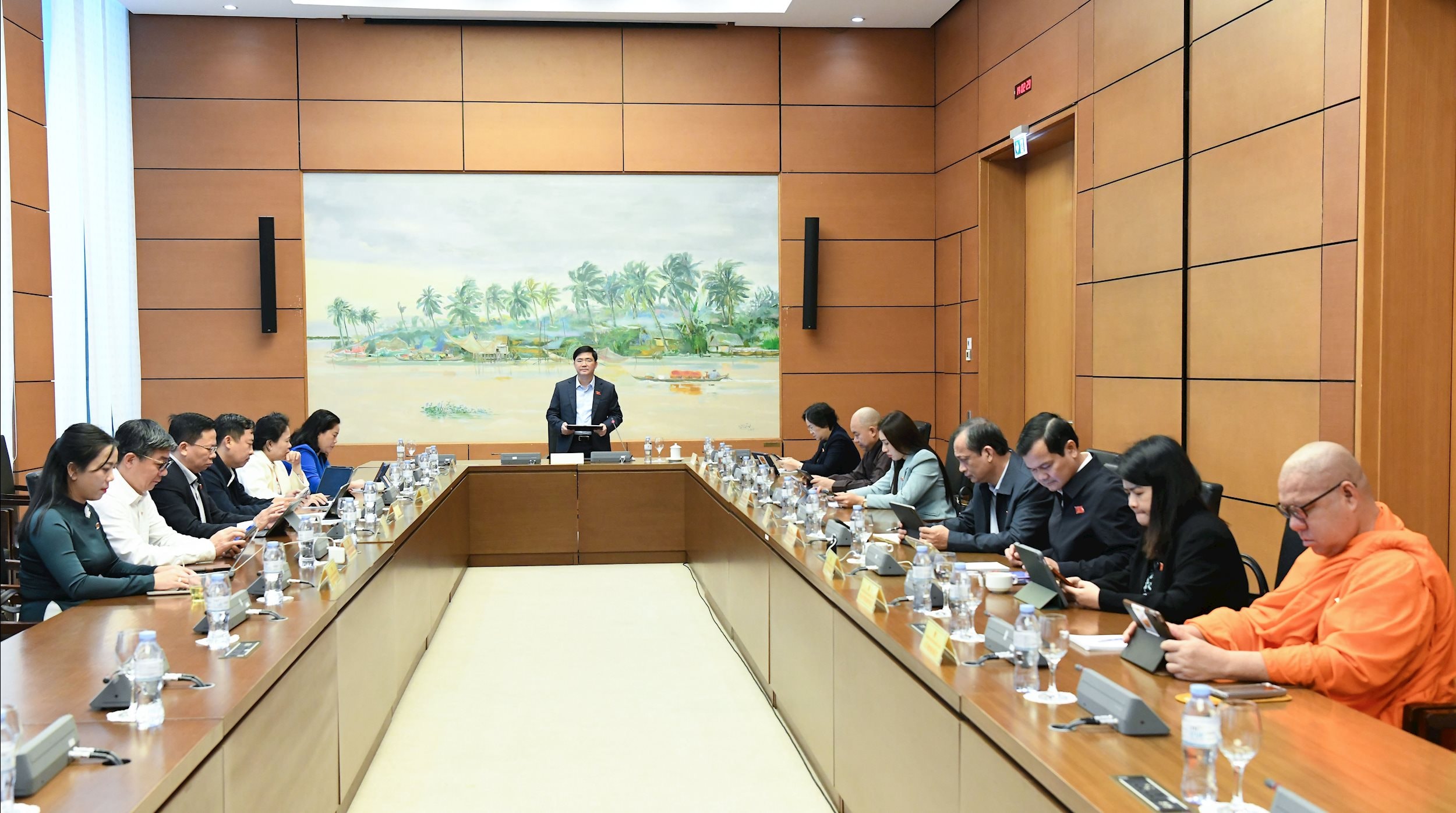 quang canh thao luan to 11