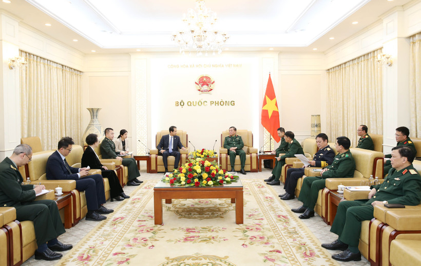 Việt Nam – Trung Quốc tăng cường hợp tác quốc phòng song phương đi vào chiều sâu<br>越南中国深化防务合作 1 2 1