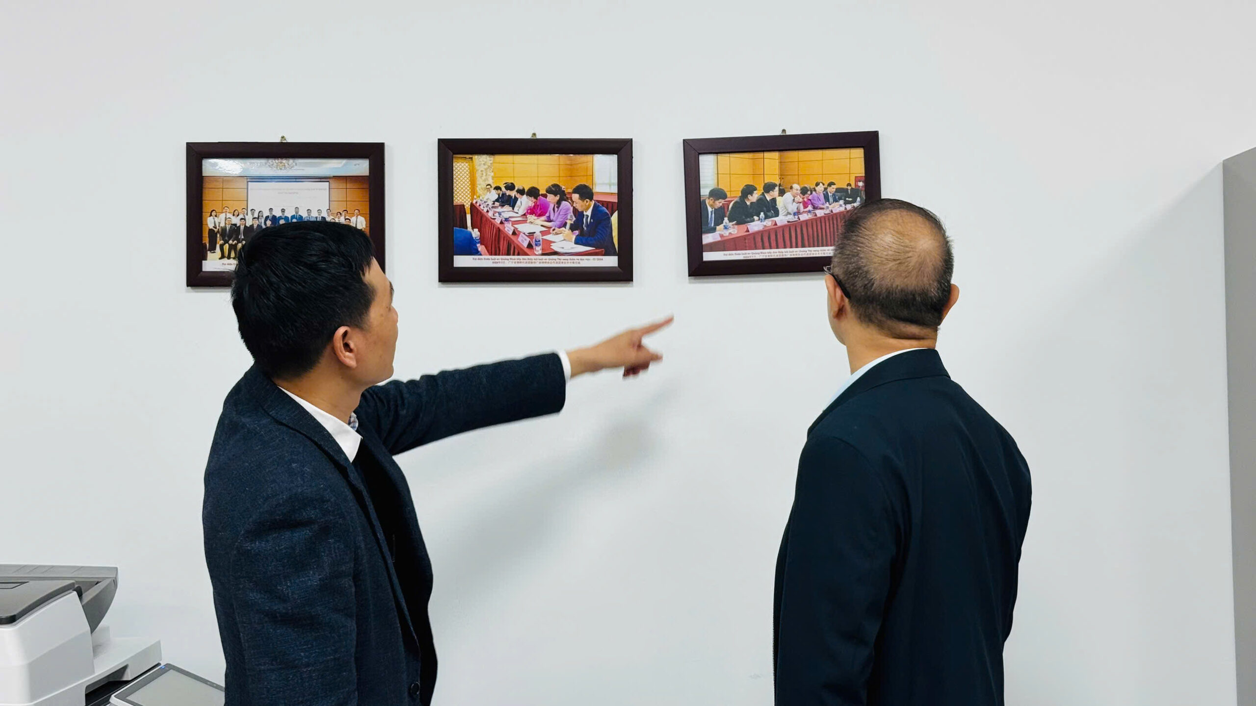 Đón tiếp ông Phương Chí Minh – Tổng giám đốc Công ty TNHH Khoa học Công nghệ Khởi nghiệp TusStar Quảng Tây tới thăm và làm việc với Viễn Dương!<br>欢迎广西启迪之星科技有限公司总经理方志明莅临远洋访问交流! 5 z7315234106952 053b93383b3787125adf7087efb33ebc scaled