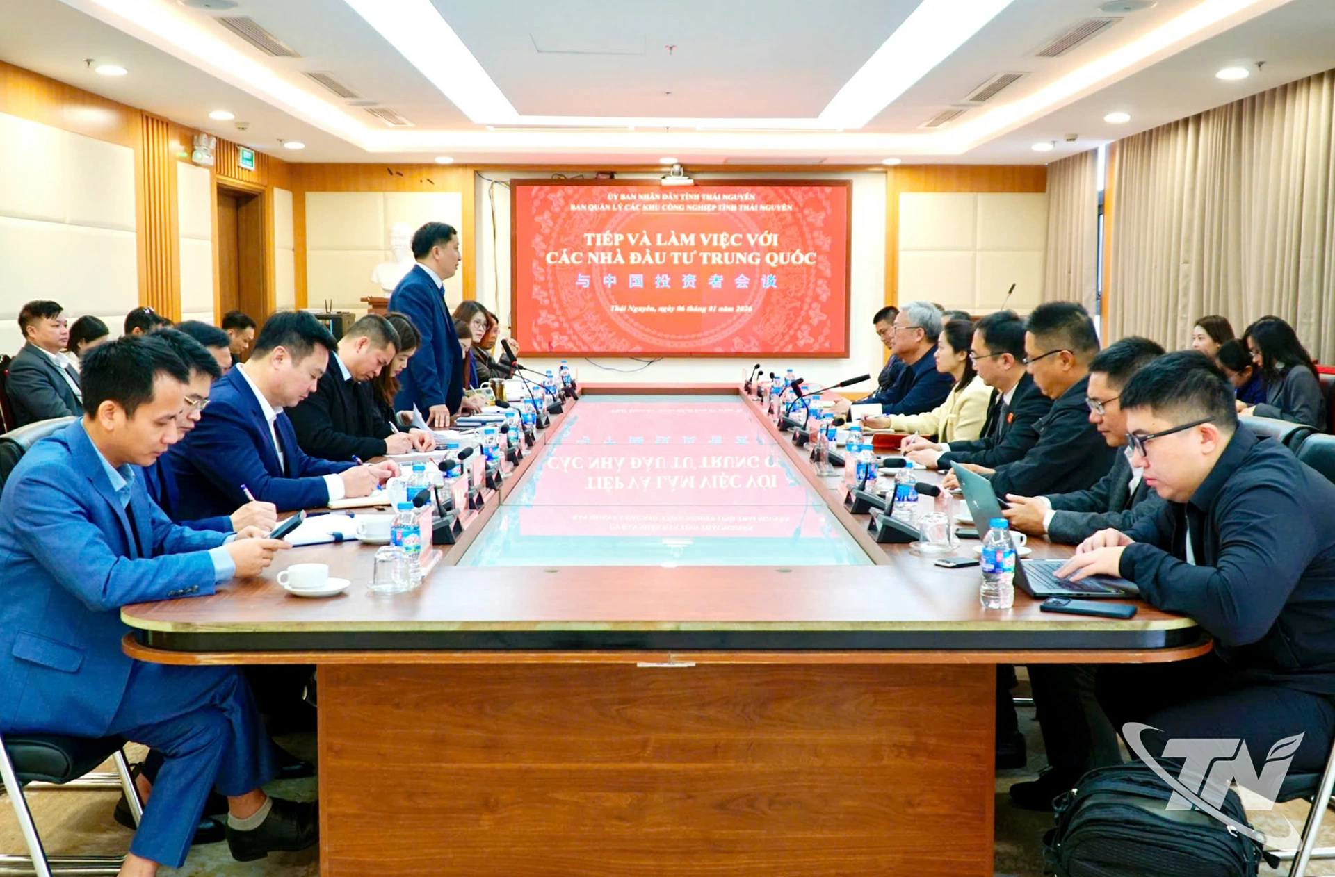 Nhiều doanh nghiệp Trung Quốc tìm hiểu cơ hội đầu tư vào các khu công nghiệp Thái Nguyên<br>多家中国企业考察投资太原省各工业园区的机遇 1 22 20260106151514