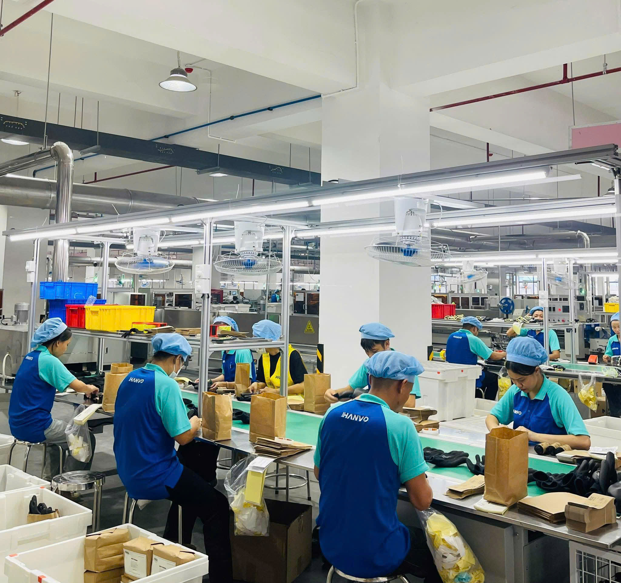 Hân hạnh đón tiếp ông Lý Sầm – lãnh đạo CÔNG TY TNHH SẢN PHẨM BẢO HỘ LAO ĐỘNG HẰNG HUY đến thăm và làm việc<br>热烈欢迎恒辉安防有限公司领导李岑先生一行莅临访问交流 5 z7437289415868 25de061ea48dc6b7845624481294a0c9