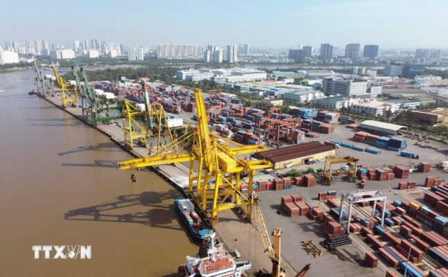 boc do hang hoa container tan thuan cang sai gon 23 09 2005