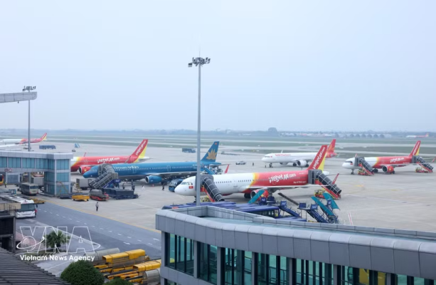 potal san bay noi bai dong nghet nguoi chieu mung 5 tet 8600715