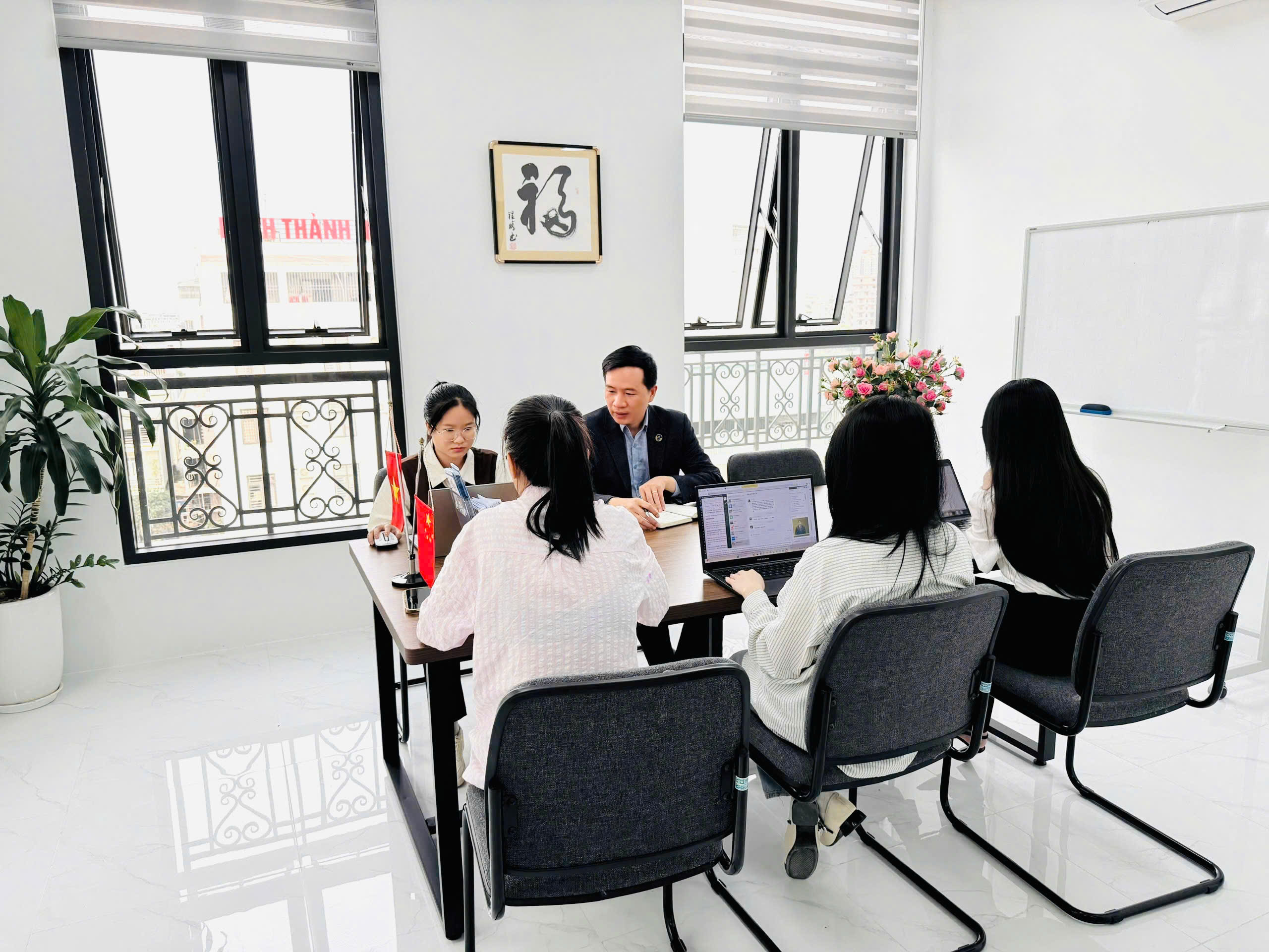 VIỄN DƯƠNG LEGAL TRỤ CỘT PHÁP LÝ TRONG HỆ SINH THÁI HỖ TRỢ DOANH NGHIỆP TOÀN DIỆN <br>远洋律师事务所:企业全方位支持生态系统的法律中流砥柱 4 z7711103723951 de54046b2b2458502944efcaae8cacc2