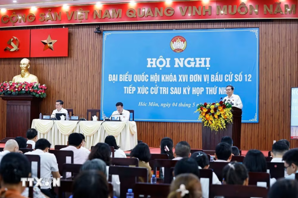 0405 chu tich quoc hoi tiep xuc cu tri tp ho chi minh 11