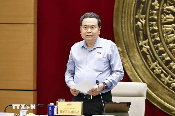 chu tich quoc hoi lam viec voi thuong truc uy ban phap luat va tu phap cua quoc hoi 1