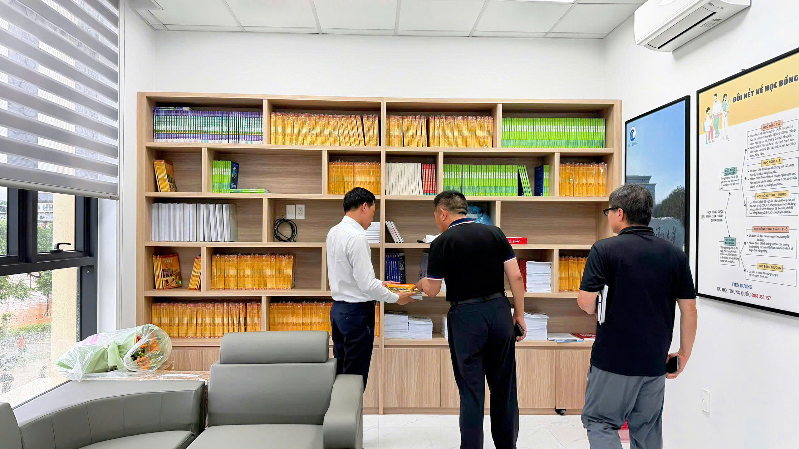 Thúc đẩy hợp tác giáo dục Hoa ngữ Việt - Trung: Trường Hoa kiều Quảng Tây thăm và làm việc tại Viễn Dương<br>推动越中文教育合作:广西华侨学校走访越南远洋 21 z7849879376666 f7adb19aff134c83103532a2e6529c0f