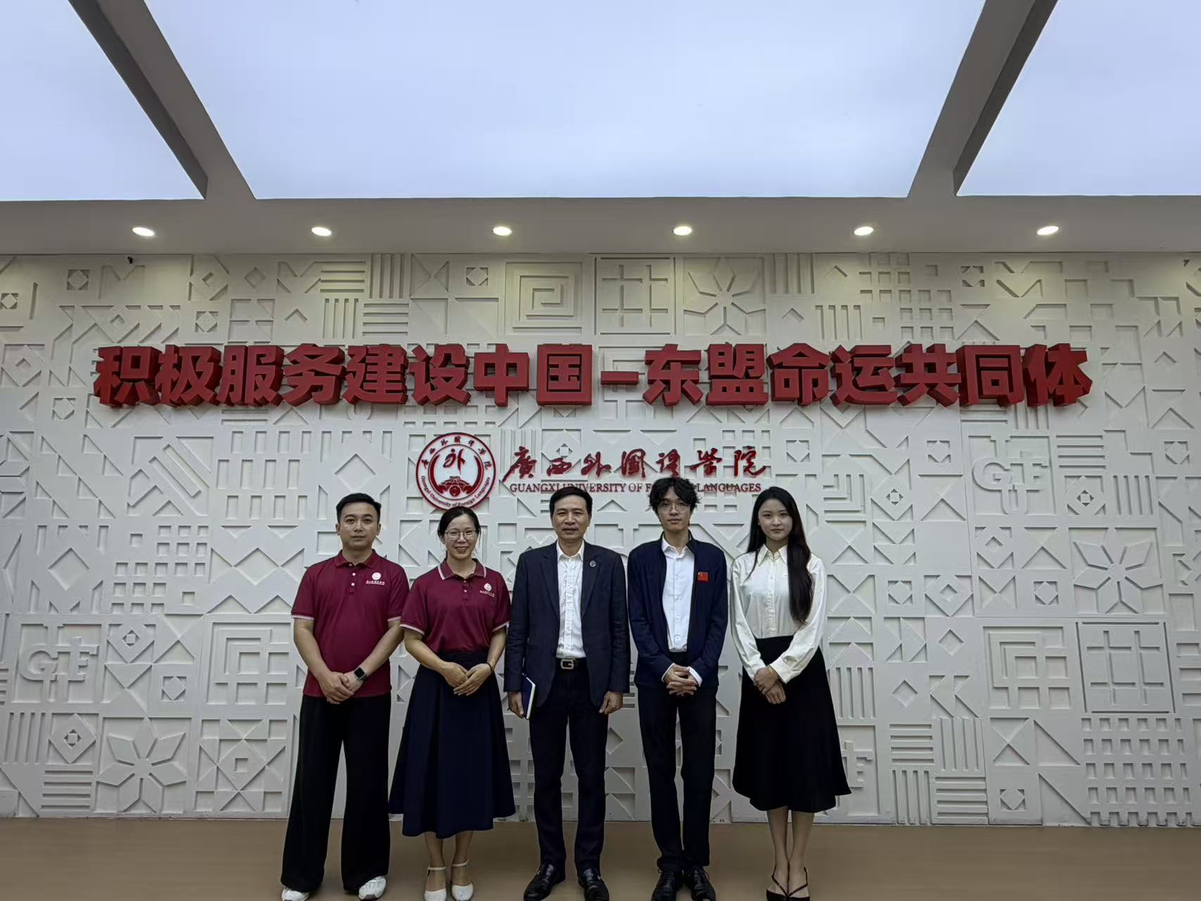Từ giáo dục đến AI: Moyun Thâm Quyến và Viễn Dương ký kết hợp tác chiến lược, mở ra không gian hợp tác mới<br>从教育迈向人工智能:摸云(深圳)与远洋正式签署战略合作协议,开拓合作新纪元 25 图片 20260521111550