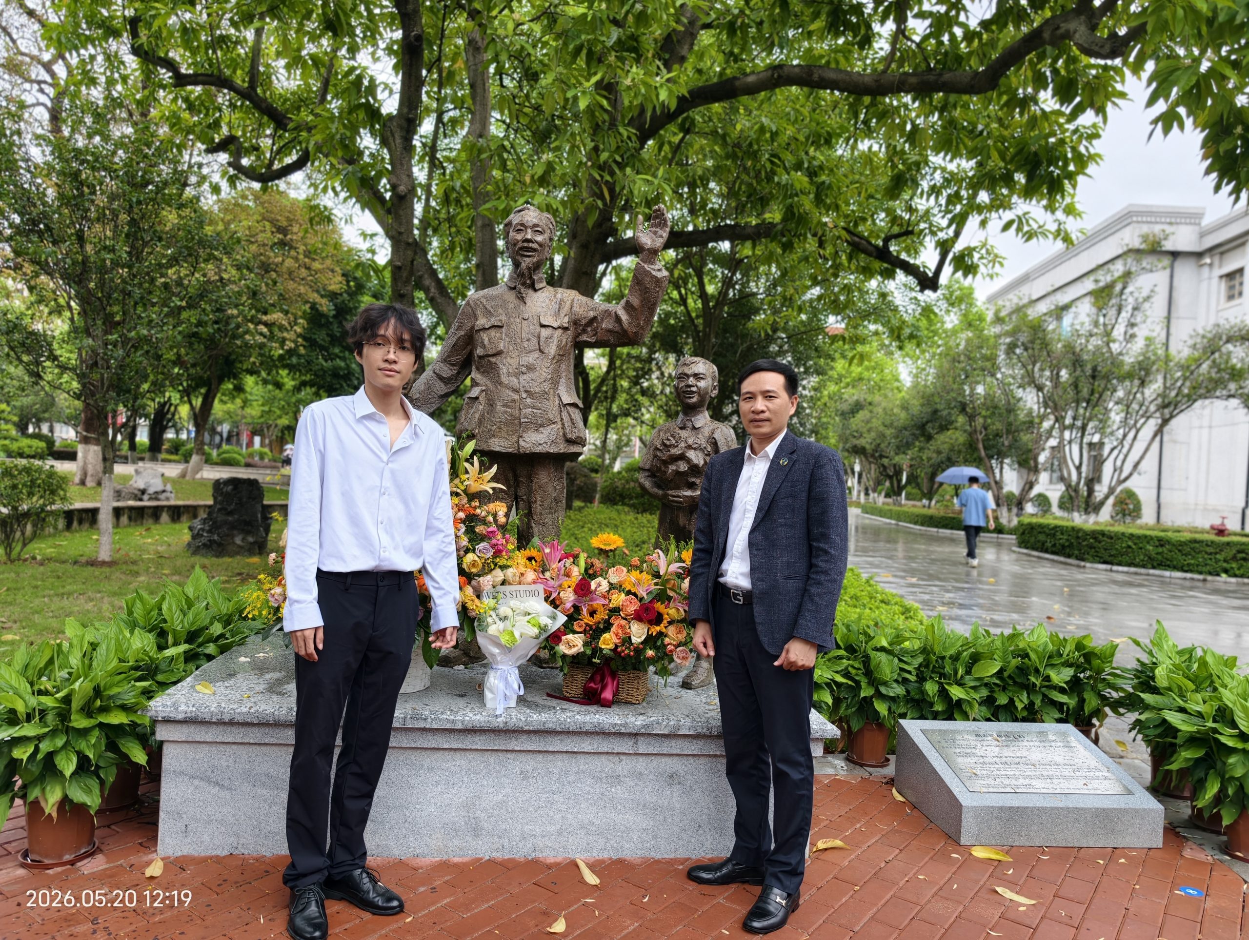 Từ giáo dục đến AI: Moyun Thâm Quyến và Viễn Dương ký kết hợp tác chiến lược, mở ra không gian hợp tác mới<br>从教育迈向人工智能:摸云(深圳)与远洋正式签署战略合作协议,开拓合作新纪元 21 图片 20260521111827 scaled