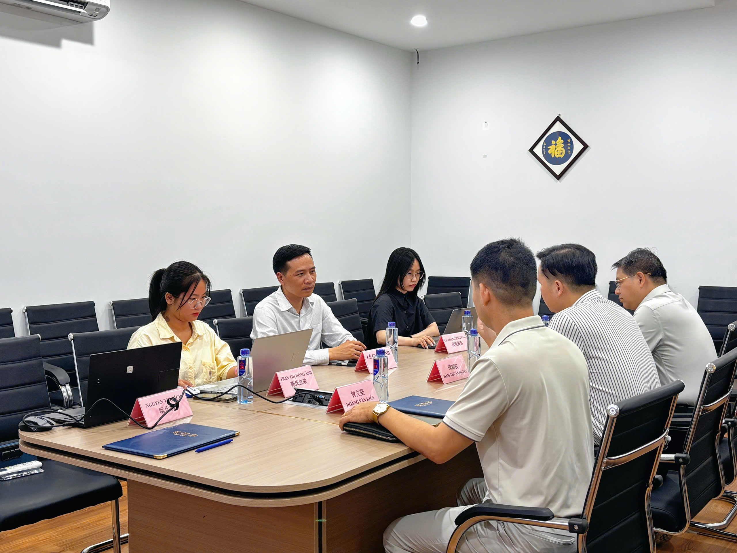 Cùng Hướng Tới Tương Lai Hợp Tác Thành Công | Công ty Luật TNHH Viễn Dương Legal và Văn phòng luật sư Huicheng (Nam Ninh) Bắc Kinh ký kết Thỏa thuận Hợp tác Chiến lược, đồng hành cùng doanh nghiệp Trung Quốc vươn ra thế giới<br>携手共赢未来|越南远洋律所与北京市惠诚(南宁)律所签署战略合作协议,共助中国企业“出海” 5 z7938731064012 d2828b0b2554c2aeb5fc8554dc2e2c55