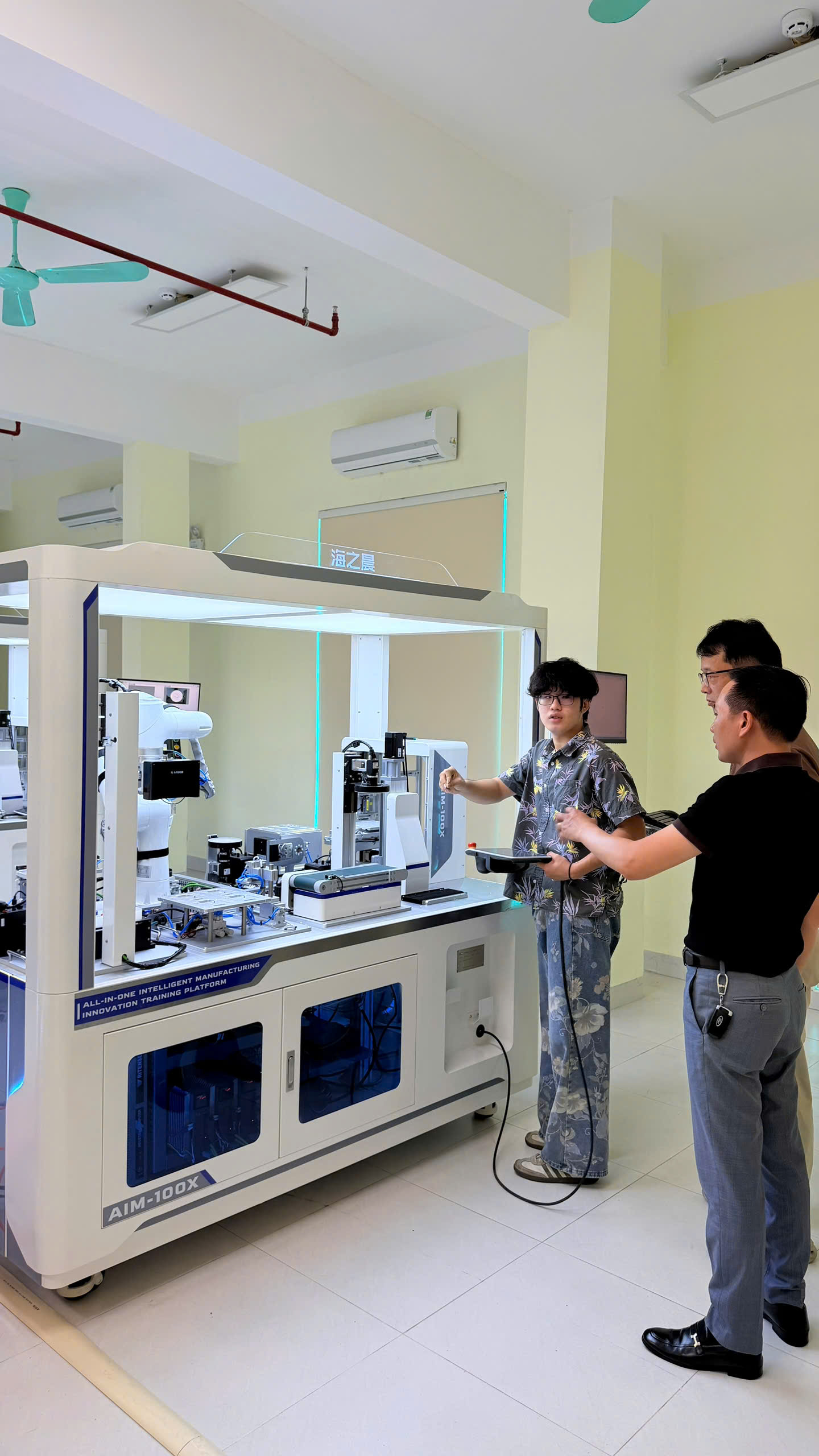 VIỄN DƯƠNG VÀ HAIZHICHEN VIỆT NAM KÝ KẾT HỢP TÁC TUYỂN SINH DU HỌC<br>远洋贸易促进有限公司与海之晨人工智能(越南)有限公司签署留学招生合作协议 8 1784195509024 7613282153615864380 g8739167472035185372 304ba741a4fb385a179b98bd5e052170