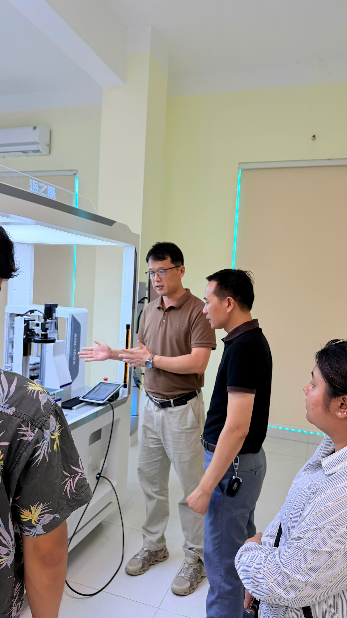 VIỄN DƯƠNG VÀ HAIZHICHEN VIỆT NAM KÝ KẾT HỢP TÁC TUYỂN SINH DU HỌC<br>远洋贸易促进有限公司与海之晨人工智能(越南)有限公司签署留学招生合作协议 7 1784195509031 7613282153615864380 g8739167472035185372 9f0c2cd0132f46e04805285ae90cba89
