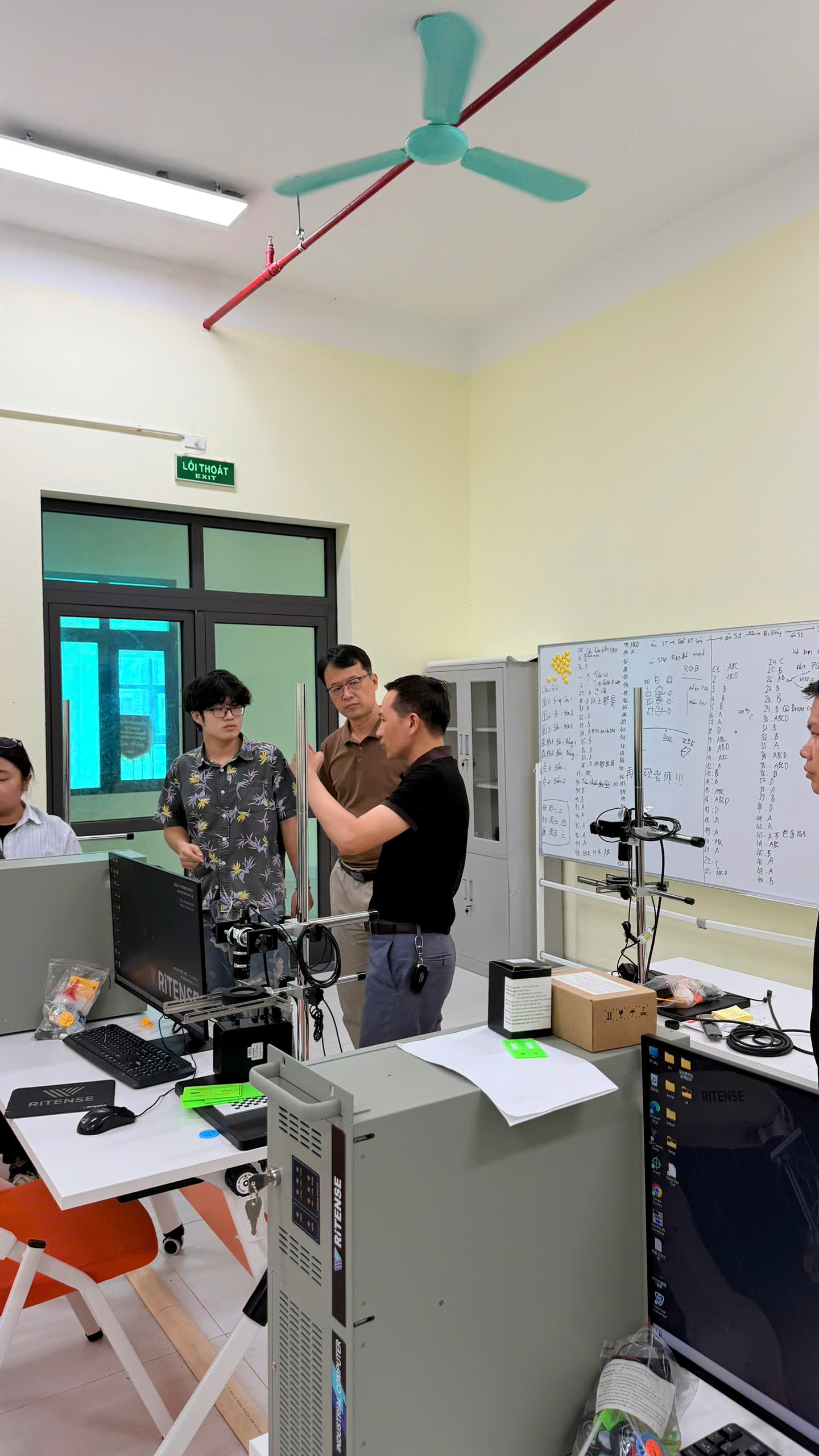 VIỄN DƯƠNG VÀ HAIZHICHEN VIỆT NAM KÝ KẾT HỢP TÁC TUYỂN SINH DU HỌC<br>远洋贸易促进有限公司与海之晨人工智能(越南)有限公司签署留学招生合作协议 5 1784195509064 7613282153615864380 g8739167472035185372 7294c9d2acae28a240247262d7ce09b7